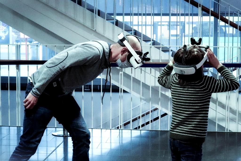 Ambiente urbano futuristico modellato dal subconscio